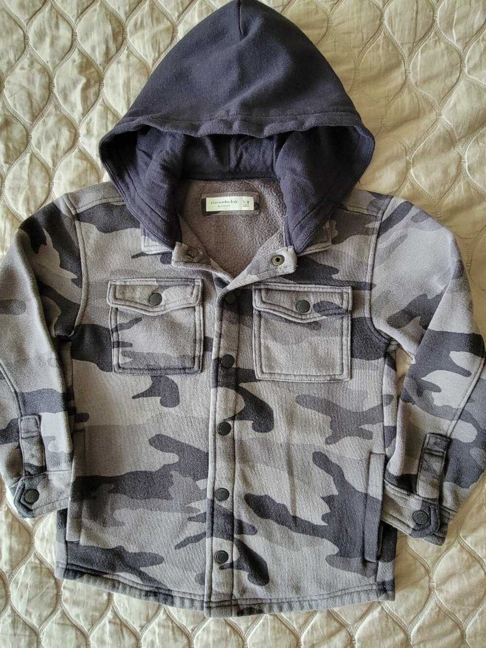 Abercrombie Kids gray camouflage fleece hooded shirt jacket (shacket), s 7-8